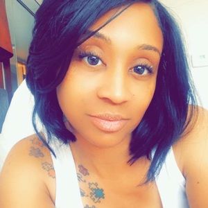 Meet your Posher, Ebony